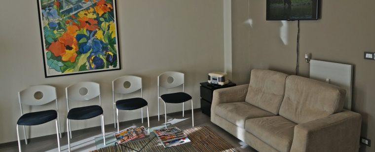 La sala d’attesa dello studio di Via San Pio V a Torino